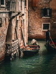 gondola in venice © Simone