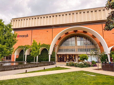 Macy&rsquo;s Department Store in Palo Alto, California