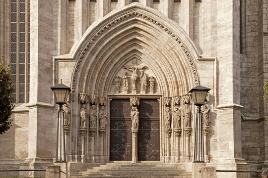 Portal of Marienkirche church in M&uuml;hlhausen, Unstrut Hainich district, Thuringia, Germany