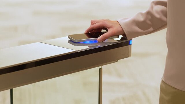 セキュリティゲート　スマートフォン　タッチ