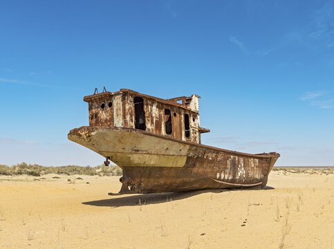 Ship Graveyard, dry Aral Sea, Moynak, Moynaq, Uzbekistan