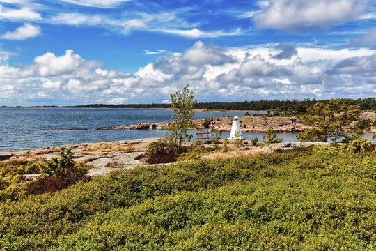 Typical coastline in summer, sunny weather, K&auml;ringsund, Fasta &Aring;land, Aland Islands, Aland Islands, Finland