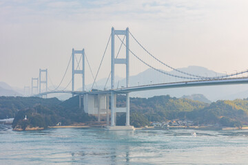 Fototapeta premium 日本の風景 愛媛県今治市 糸山公園から眺める来島海峡大橋