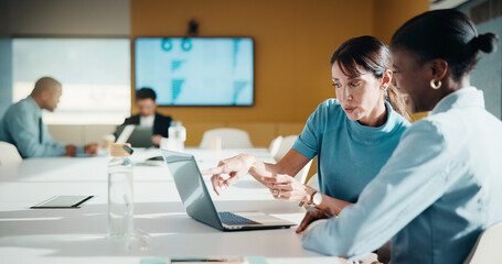 Fototapeta premium Business, mentor or team in firm with laptop, feedback or advice on investment project. Collaboration, people or finance analyst with tech, budget meeting or manager insight on revenue report.