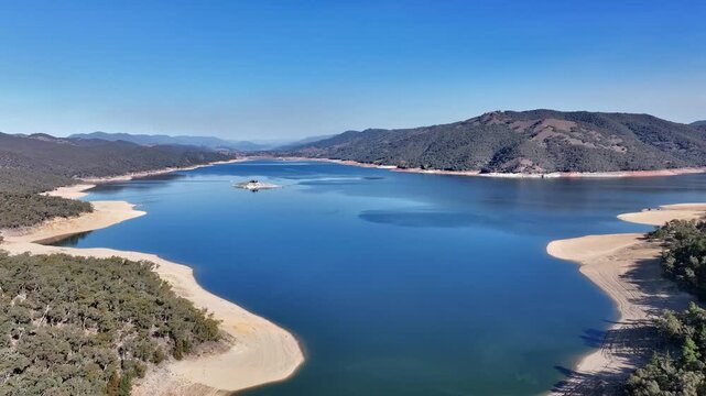 Spectacular aerial footage of Lake Burrinjuck NSW Australia