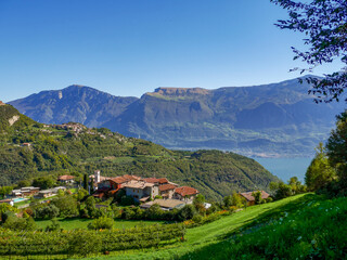 View of the village of Sompriezo. Sompriezo is a hamlet of Tremosine. © Albert Schweitzer