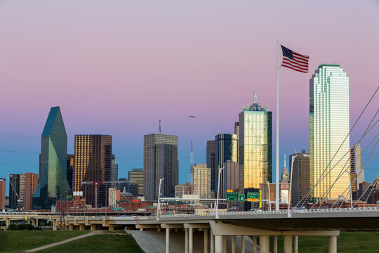 USA, Texas, Dallas skyline at dusk