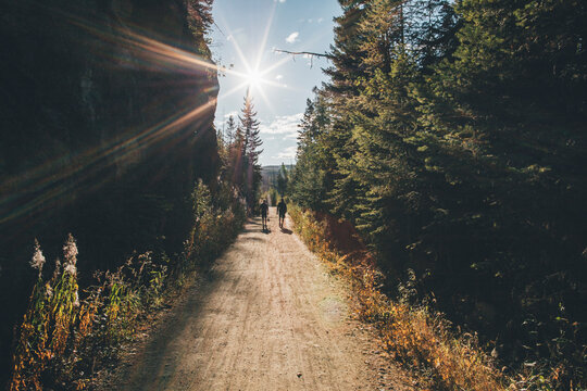 Canada, British Columbia, Kelowna, Myra Canyon, hikers on Kettle Valley Rail Trail