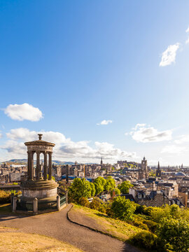 UK, Scotland, Edinburgh, Calton Hill, Dugald Stewart Monument, cityscape