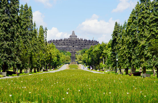 senic view of borobodur temple