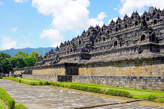 senic view of borobodur temple