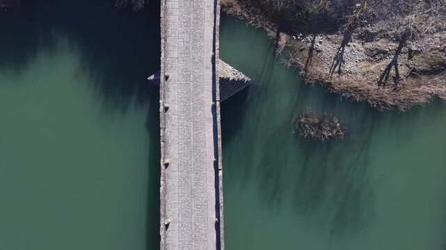 4K 60P Drone Top Down Rising Shot of Queen&rsquo;s Bridge in Puente la Reina on Camino Frances