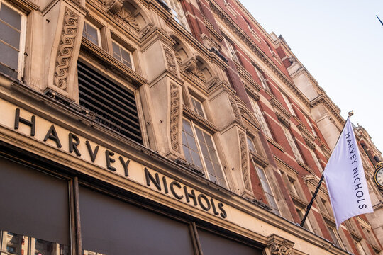 LONDON - KNIGHTSBRIDGE - Harvey Nichols luxury storefront facade Brompton Road