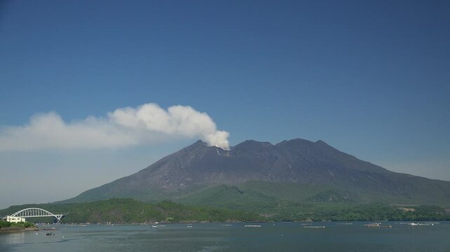桜島　爆発的噴火の噴煙