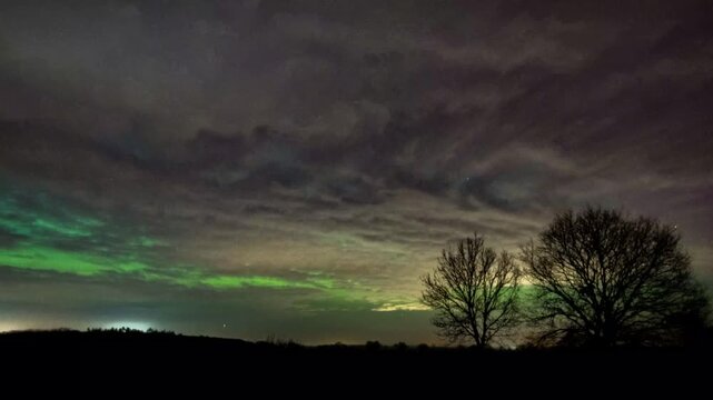 Suffolk Aurora Borealis 4K Timelapse: Green Northern Lights and Clouds Over Rural UK