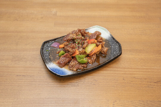A delicious recipe for Chinese beef stew with vegetables and sauce.