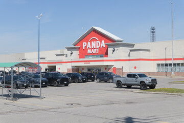 Naklejka premium wide view of Panda Mart, a supermarket, located at 768 Warden Av, Scarborough, Toronto