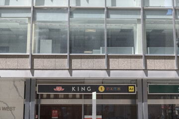 Naklejka premium King station, Line 1, northwest corner at Yonge St, Toronto