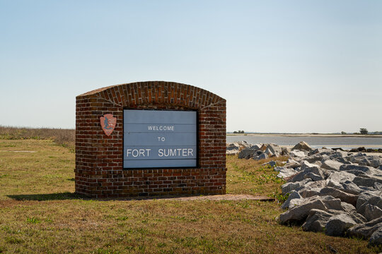 Charleston, SC - April 21, 2026: Welcome to Fort Sumter sign at the US National Historical Park. The attack on the Fort by Confederate Forces is considered the beginning of the American Civil War.
