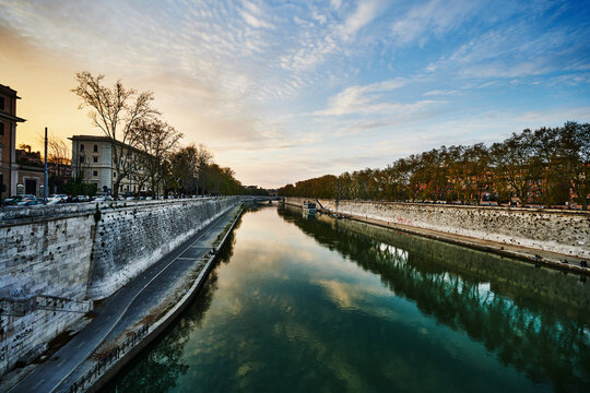 Scenic view of the Tiber River at sunset, Rome, Italy, Europe