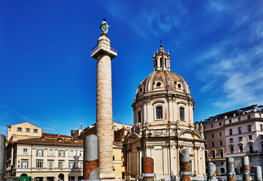 Trajan's Column: A Roman triumphal column completed in AD 113 to commemorate Emperor Trajan's victory in the Dacian Wars, Rome, Italy, Europe 