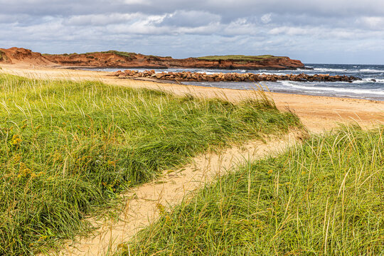 Belle-Anse Iles de la Madeleine vue sur la plage et rocher