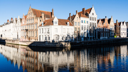 Naklejka premium Narrow Canal Alley in Bruges, Belgium