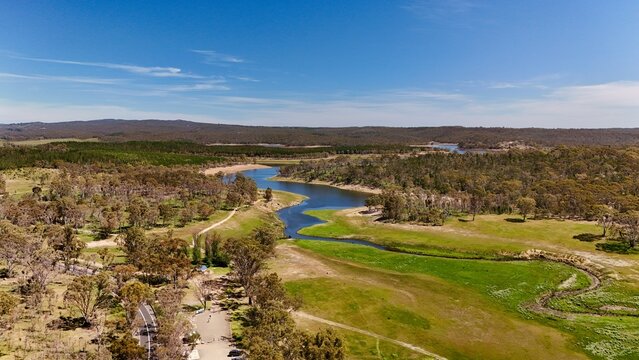 South Para Reservoir Reserve, Williamstown, South Australia &ndash; 4K aerial drone view of winding reservoir lake, forest landscape and scenic water catchment area