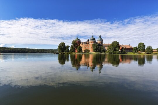 Gripsholm Castle reflected in Lake M&auml;laren, Lake M&auml;laren, Mariefred, Str&auml;ngn&auml;s, S&ouml;dermanlands l&auml;n, Sweden