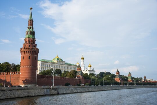 The Kremlin seen across the Moskva river, Moscow, Russia