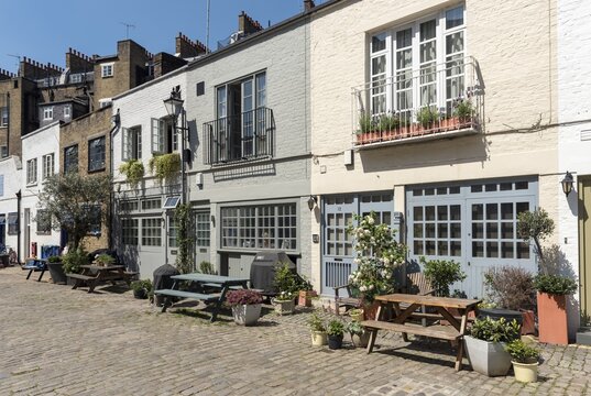 Historic cobbled Bathurst Mews in Hyde Park area, London, England, United Kingdom