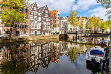 Obraz premium Amsterdam canals and traditional Dutch architecture, Netherlands