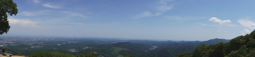 日本：皇鈴（みすず）山／山頂からのパノラマの景色【外秩父七峰縦走ハイキングコース】埼玉県東秩父村・5月 © yumiko