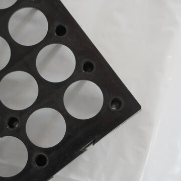 Black Plastic Hydroponic Net Pot Hole Panel for NFT or DWC System