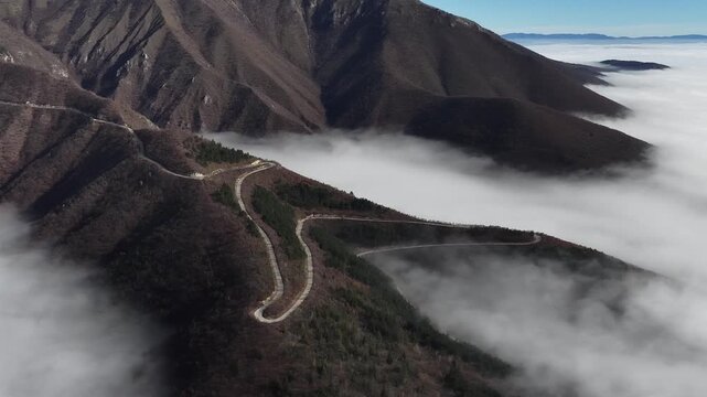 Mount Vla&scaron;ić is the largest in Bosnia and Herzegovina by area. The serpentine path to the top of the mountain.