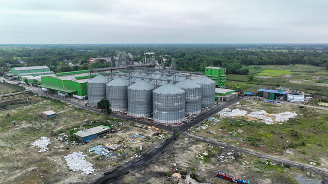Industrial grain silos system processing agricultural products business