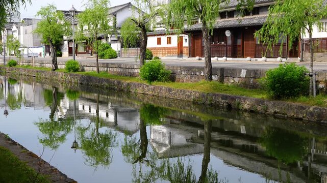 岡山県・倉敷 川面に映る白壁の町並み
