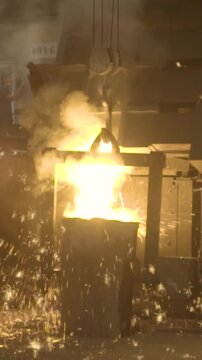 Molten steel pour with heavy sparks