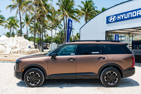 Miami, Florida, USA - May 23, 2025: 2026 Hyundai Palisade crossover SUV car. Luxury crossover SUV car Hyundai Palisade. Car Hyundai Palisade outdoor. Brown car, side view.