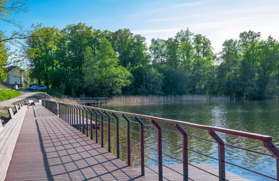 Plaża miejska i kąpielisko nad jeziorem w Kartuzach, Szwajcaria Kaszubska, Kaszuby
