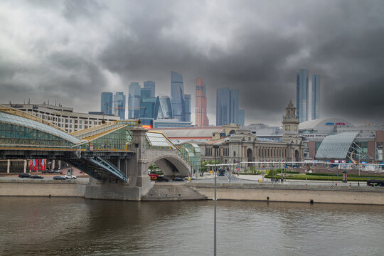 Russia, Moscow, May 7, 2026, Bogdan Khmelnitsky Bridge in Moscow.