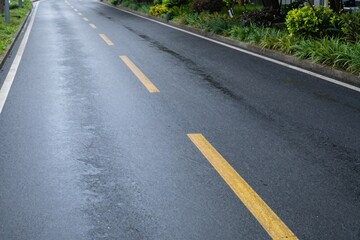 Obraz premium Rainy Road - Highway Lane Marking