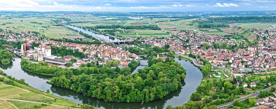Luftaufnahme von Lauffen am Neckar