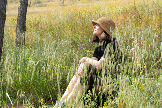Meditaci&oacute;n entre flores, silencio y aire puro