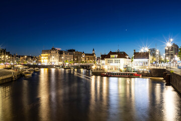 Obraz premium Amsterdam bei Nacht