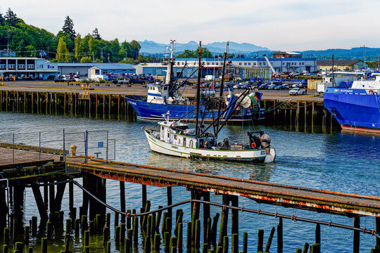Zora Belle Commercial Fishing Vessel Working on the Columbia River at Dusk