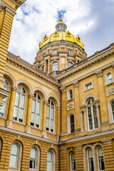 Fototapeta premium Iowa State Capitol Close Up in Spring