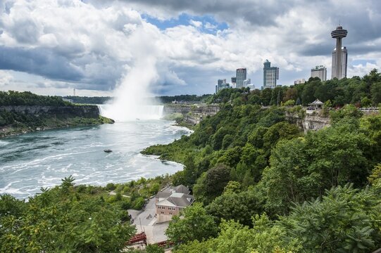 Overview over the Niagara Falls, Ontario, Canada