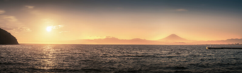 Fototapeta premium Sunset over Mt. Fuji from Enoshima, Fujisawa City