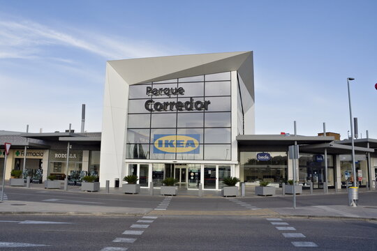 Main entrance to the Parque Corredor shopping center in Torrej&oacute;n de Ardoz, Spain